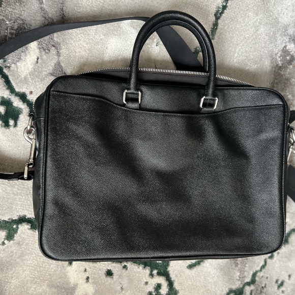 Coach business/laptop over the shoulder bag with handles. Fits 20 inch laptop - Picture 5 of 5